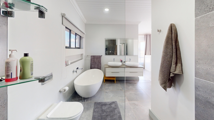 3 Bedroom Property for Sale in The Links Western Cape